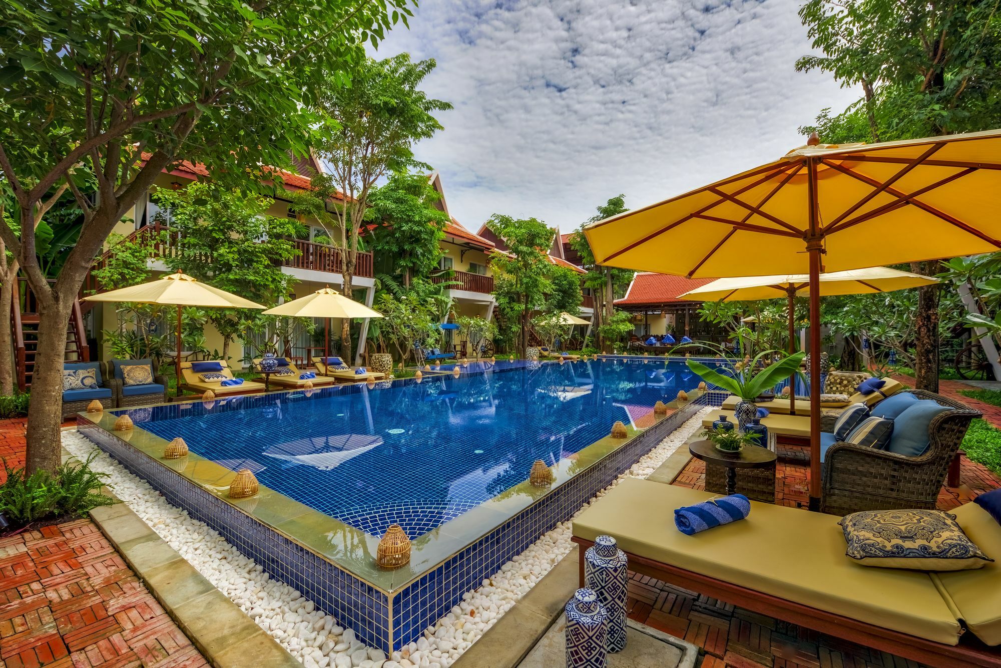 Mane Village Suites Siem Reap Exterior foto The swimming pool at the hotel